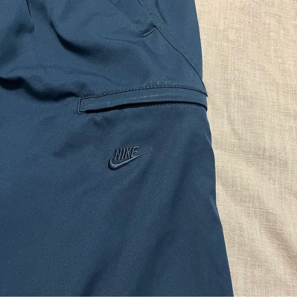 Vintage Nike Men's Navy Tech Cargo Pocket Athletic Shorts Size Large Quick Dry - Picture 6 of 8